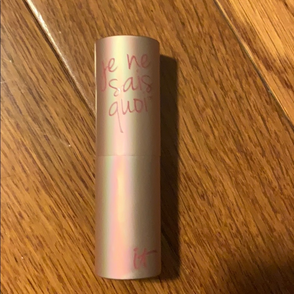 IT Cosmetics Lip Balm Trearment